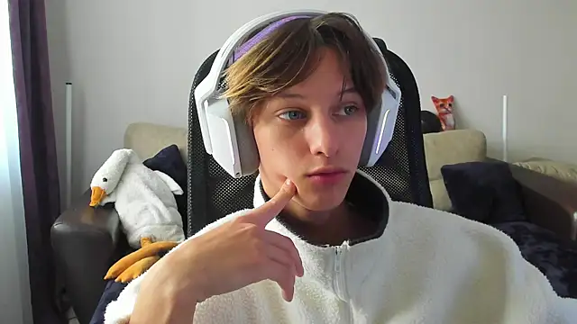 Ostin meow online show from September 14, 2025, 8:02 am