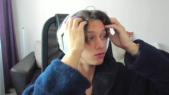 Ostin meow online show from October 15, 2025, 7:41 am