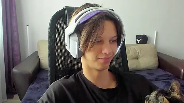 Ostin meow online show from November 14, 2025, 6:34 am