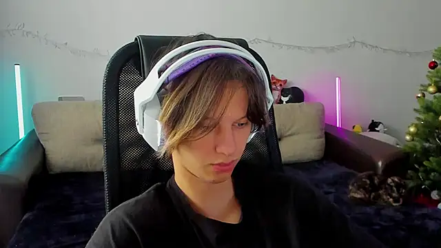 Ostin meow online show from December 21, 2025, 5:58 am