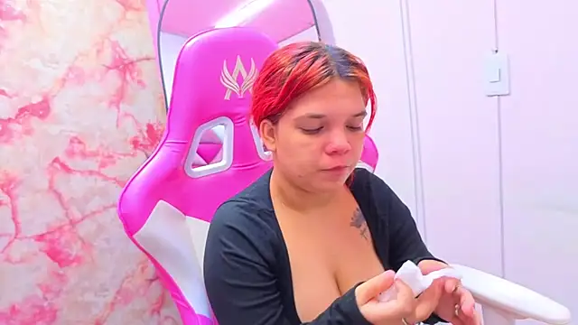 MelanyCarter18 online show from June 9, 2026, 2:17 pm