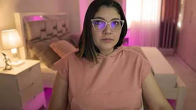 Camilaa bueno online show from December 9, 2024, 2:17 pm