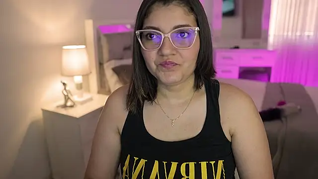 Camilaa bueno online show from December 22, 2024, 3:44 pm