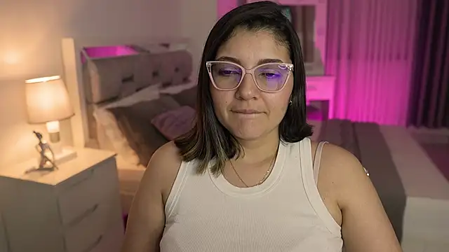 Camilaa bueno online show from January 14, 2025, 1:47 am