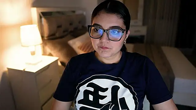 Camilaa bueno online show from September 29, 2025, 3:11 am