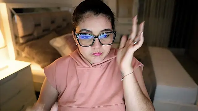 Camilaa bueno online show from October 16, 2025, 12:33 am