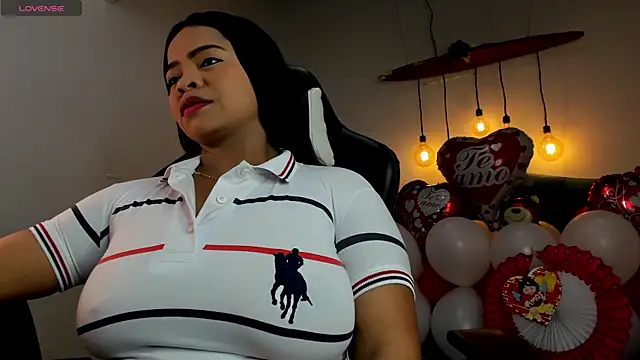 Any topless online show from February 14, 2025, 12:36 pm