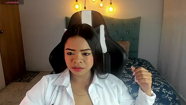 Any topless online show from February 22, 2025, 12:08 pm