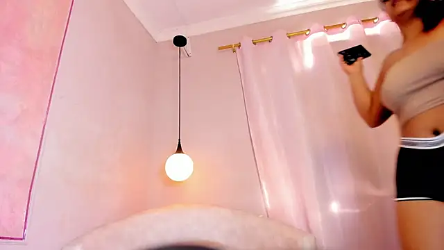 anna lorenss online show from September 24, 2025, 12:08 pm