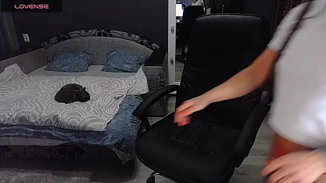 Aria Dl online show from November 13, 2025, 12:37 pm