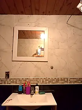 FlacoDani online show from November 10, 2025, 2:49 pm