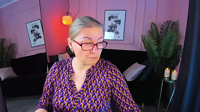 AlexandraKind online show from October 24, 2025, 1:40 pm