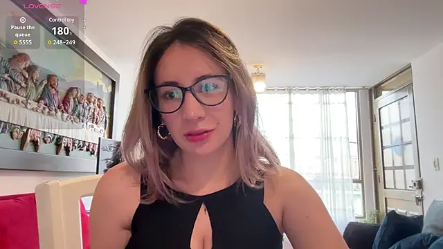 Gabby cruz  online show from December 12, 2024, 9:48 pm