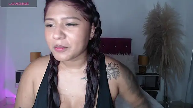 Snapshot of alinakiss chatting on January 12, 2025, 3:49 am alinakiss online show from January 12, 2025, 3:49 am