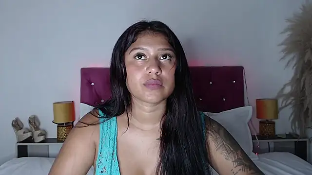 Snapshot of alinakiss chatting on February 4, 2025, 5:42 am alinakiss online show from February 4, 2025, 5:42 am