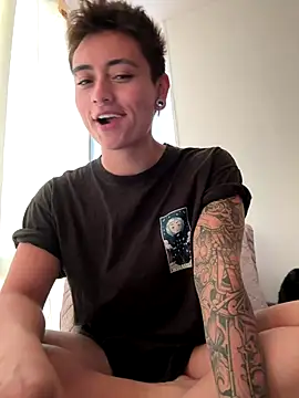 Snapshot of Chriss_gomez2 chatting on September 28, 2025, 10:37 pm Chriss gomez2 online show from September 28, 2025, 10:37 pm