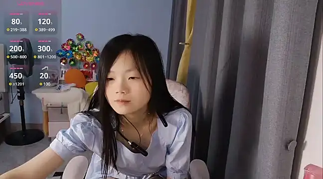 Lena-yyds online show from March 19, 2025, 1:40 pm