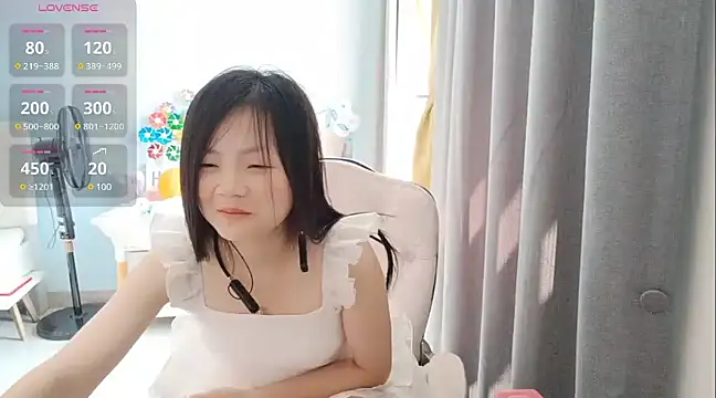 Lena-yyds online show from March 22, 2025, 2:05 am