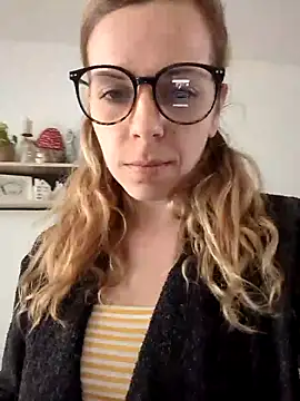 Snapshot of TerrasWildlife chatting on March 11, 2025, 9:45 am TerrasWildlife online show from March 11, 2025, 9:45 am