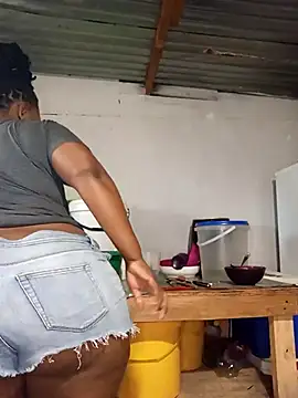 curvyloneah75 online show from April 22, 2026, 6:38 am