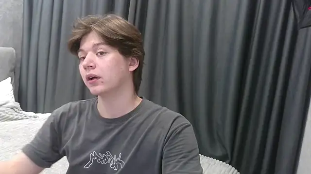 W N G S online show from September 26, 2025, 1:42 am