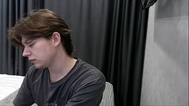 W N G S online show from October 21, 2025, 10:43 pm