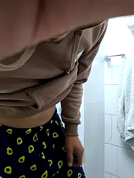 Snapshot of tula_chyk chatting on December 4, 2024, 12:14 pm tula chyk online show from December 4, 2024, 12:14 pm