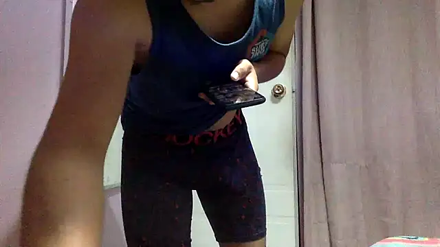 Snapshot of tula_chyk chatting on October 30, 2025, 2:24 am tula chyk online show from October 30, 2025, 2:24 am