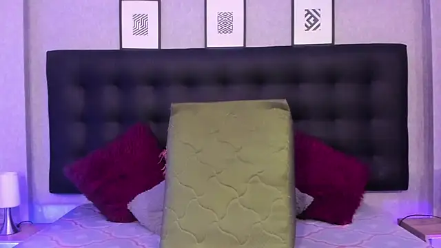 Snapshot of MeleekXXX_ chatting on February 5, 2025, 7:53 pm MeleekXXX  online show from February 5, 2025, 7:53 pm