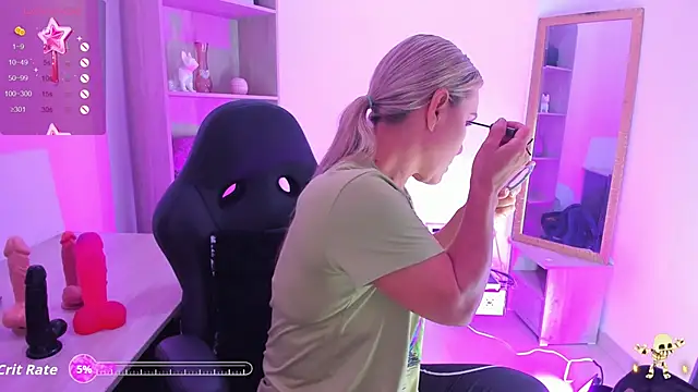 Evangeline johns online show from November 4, 2025, 8:08 pm