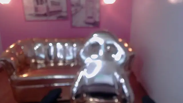 Snapshot of sabrina_jones_t chatting on December 14, 2024, 10:02 am sabrina jones t online show from December 14, 2024, 10:02 am