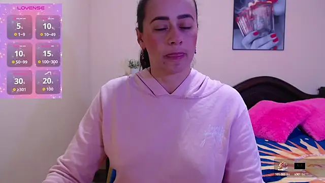 sara florez1 online show from October 8, 2025, 10:57 am