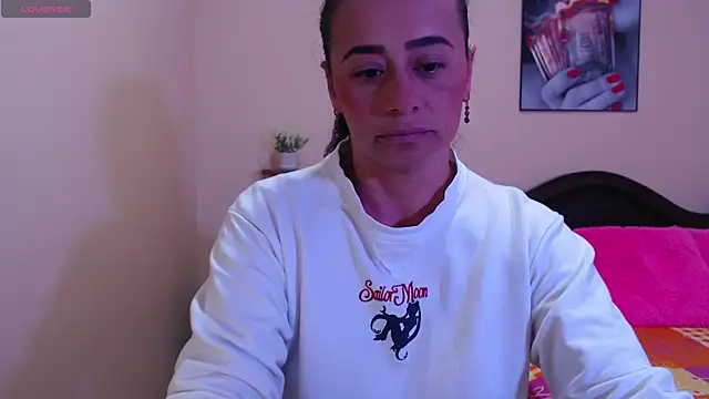 sara florez1 online show from January 13, 2026, 12:10 pm