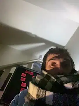 Snapshot of Fuckboy4public chatting on December 20, 2024, 2:05 pm Fuckboy4public online show from December 20, 2024, 2:05 pm