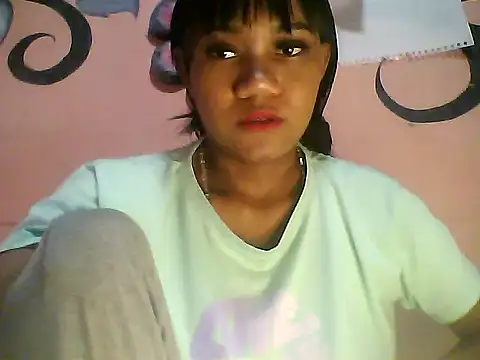 Snapshot of Fariana01 chatting on December 5, 2024, 11:29 pm Fariana01 online show from December 5, 2024, 11:29 pm