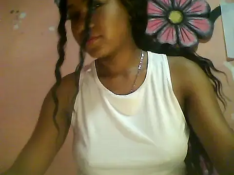 Snapshot of Fariana01 chatting on January 25, 2025, 11:22 pm Fariana01 online show from January 25, 2025, 11:22 pm