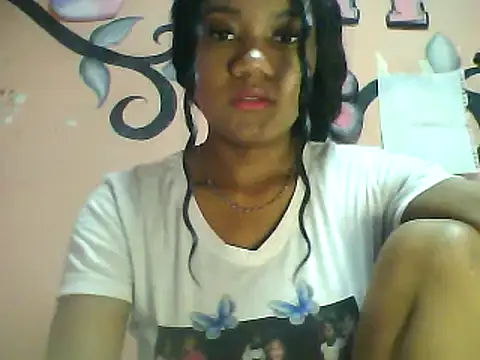 Snapshot of Fariana01 chatting on February 5, 2025, 10:33 pm Fariana01 online show from February 5, 2025, 10:33 pm