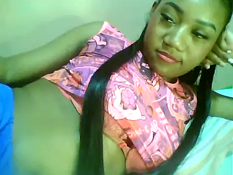 Snapshot of Fariana01 chatting on February 13, 2025, 1:40 am Fariana01 online show from February 13, 2025, 1:40 am