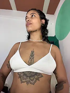 LollaByer online show from April 17, 2026, 9:07 pm