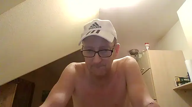 nacktchiller1076 online show from December 3, 2024, 9:12 pm