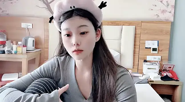 yangyang-1115 online show from February 9, 2025, 6:54 am