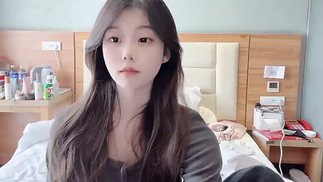 yangyang-1115 online show from February 13, 2025, 8:48 am