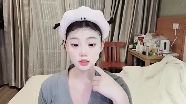 yangyang-1115 online show from February 14, 2025, 4:31 pm