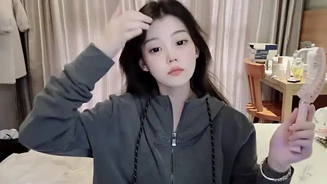 yangyang-1115 online show from February 21, 2025, 7:56 am