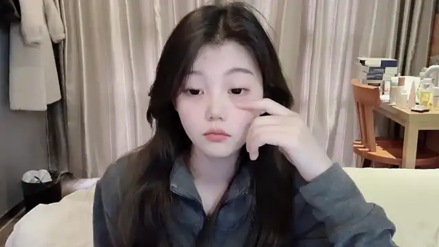 yangyang-1115 online show from February 21, 2025, 12:39 pm