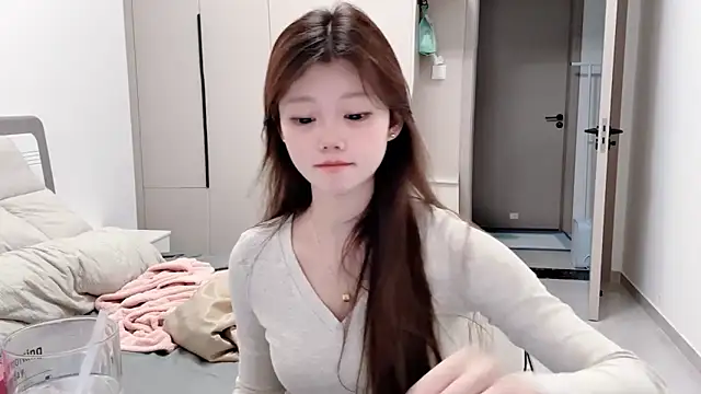 yangyang-1115 online show from September 30, 2025, 5:34 am