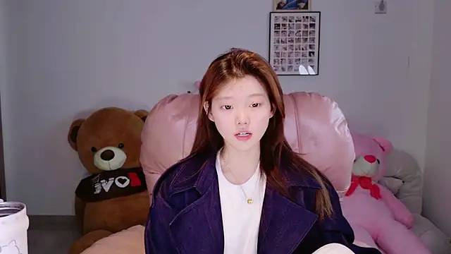 yangyang-1115 online show from April 19, 2026, 4:01 am