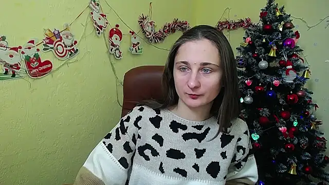 Snapshot of MichelLeee chatting on December 17, 2024, 12:11 pm MichelLeee online show from December 17, 2024, 12:11 pm