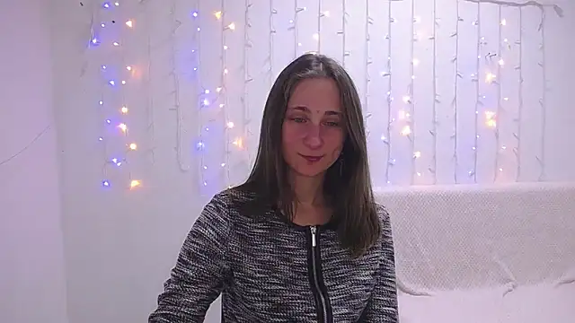 Snapshot of MichelLeee chatting on January 17, 2025, 12:10 pm MichelLeee online show from January 17, 2025, 12:10 pm