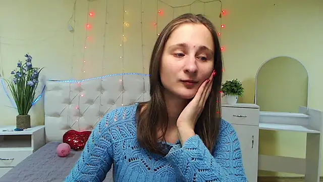 Snapshot of MichelLeee chatting on February 6, 2025, 12:16 pm MichelLeee online show from February 6, 2025, 12:16 pm